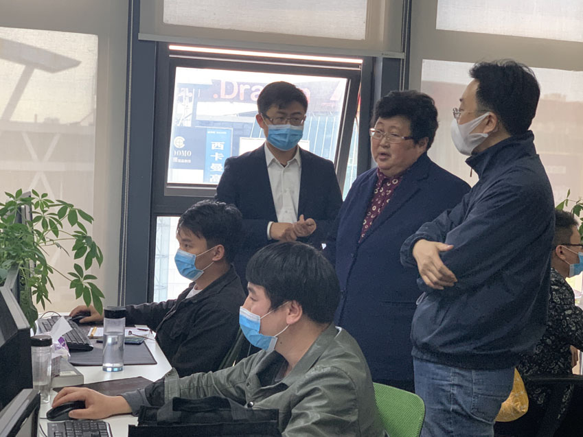 寶山區(qū)區(qū)領導一行蒞臨邁維動漫調(diào)研企業(yè)復工復產(chǎn)情況(圖6)